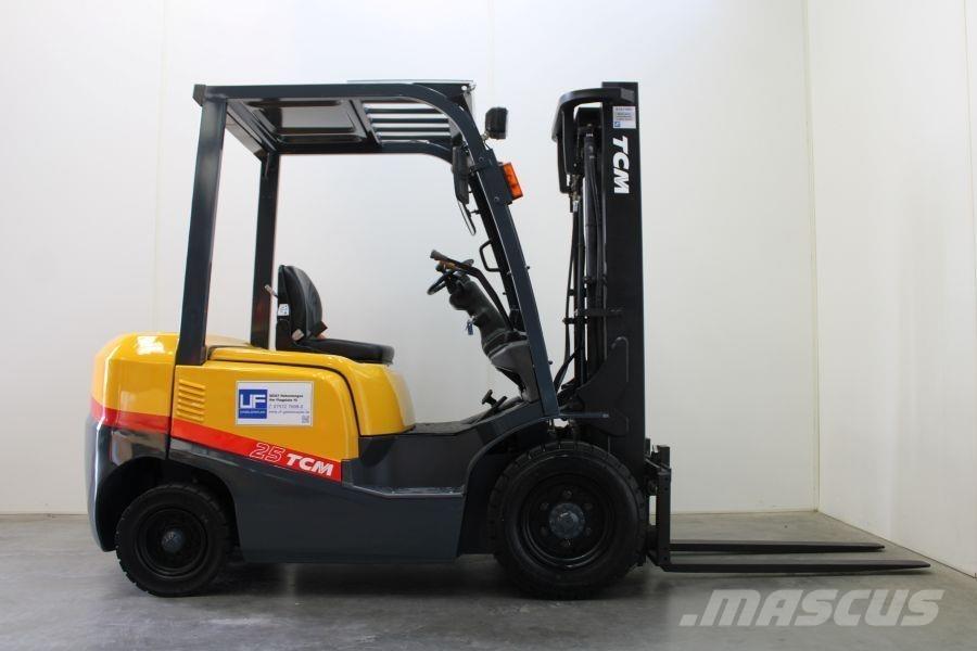TCM FD 25 T 3 Dieselmotviktstruckar