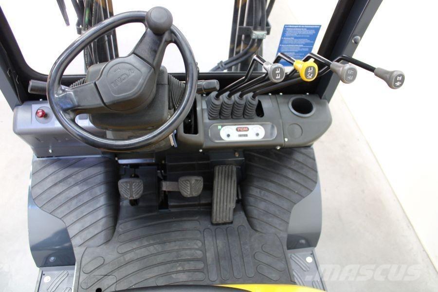 TCM FD 25 T 3 Dieselmotviktstruckar