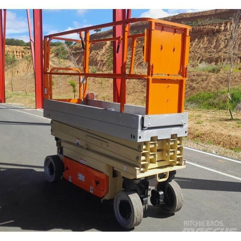 JLG 2030 ES Saxliftar