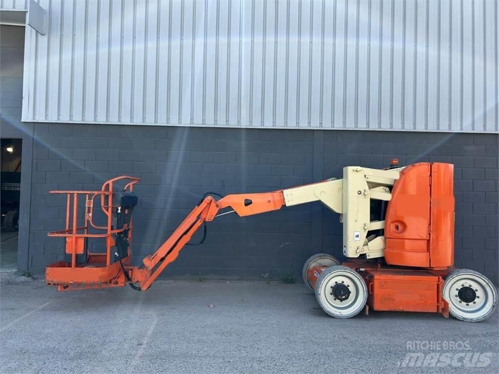 JLG E300AJ Bomliftar