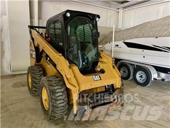 CAT 272D2 Kompaktlastare