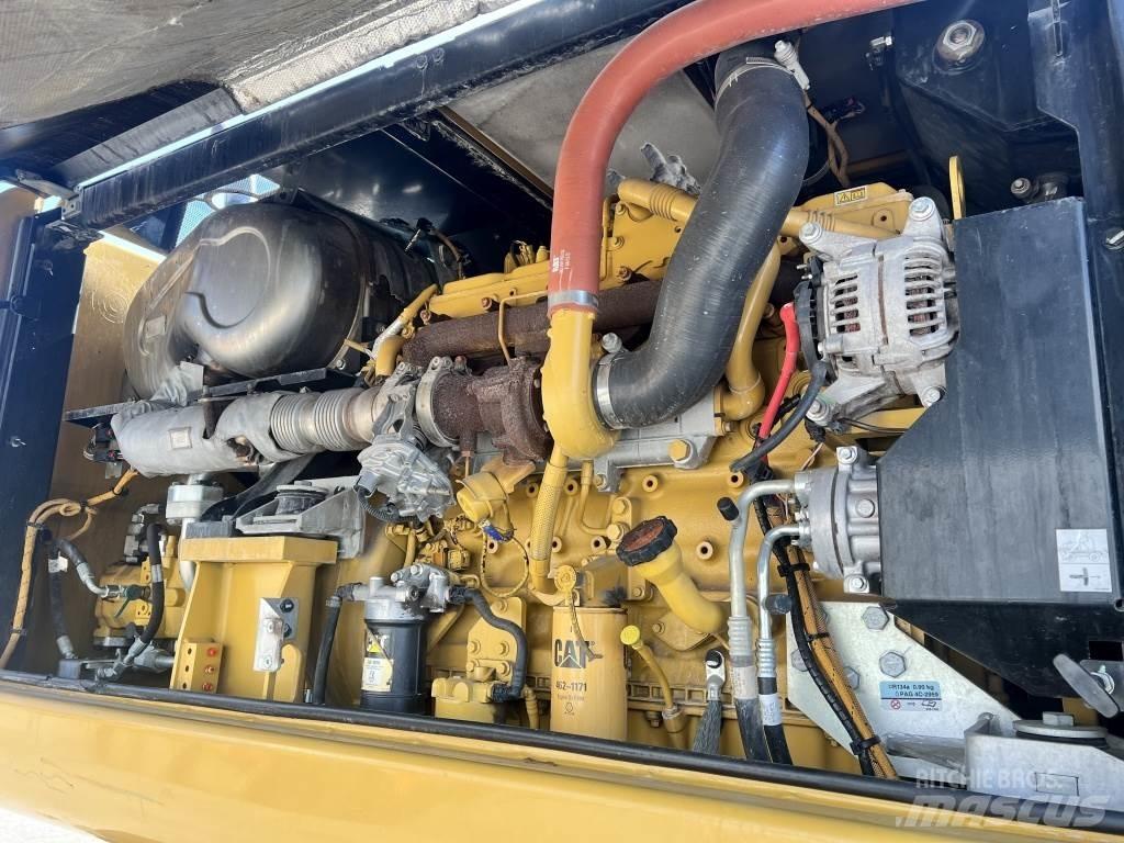 CAT M 320 F Hjulgrävare