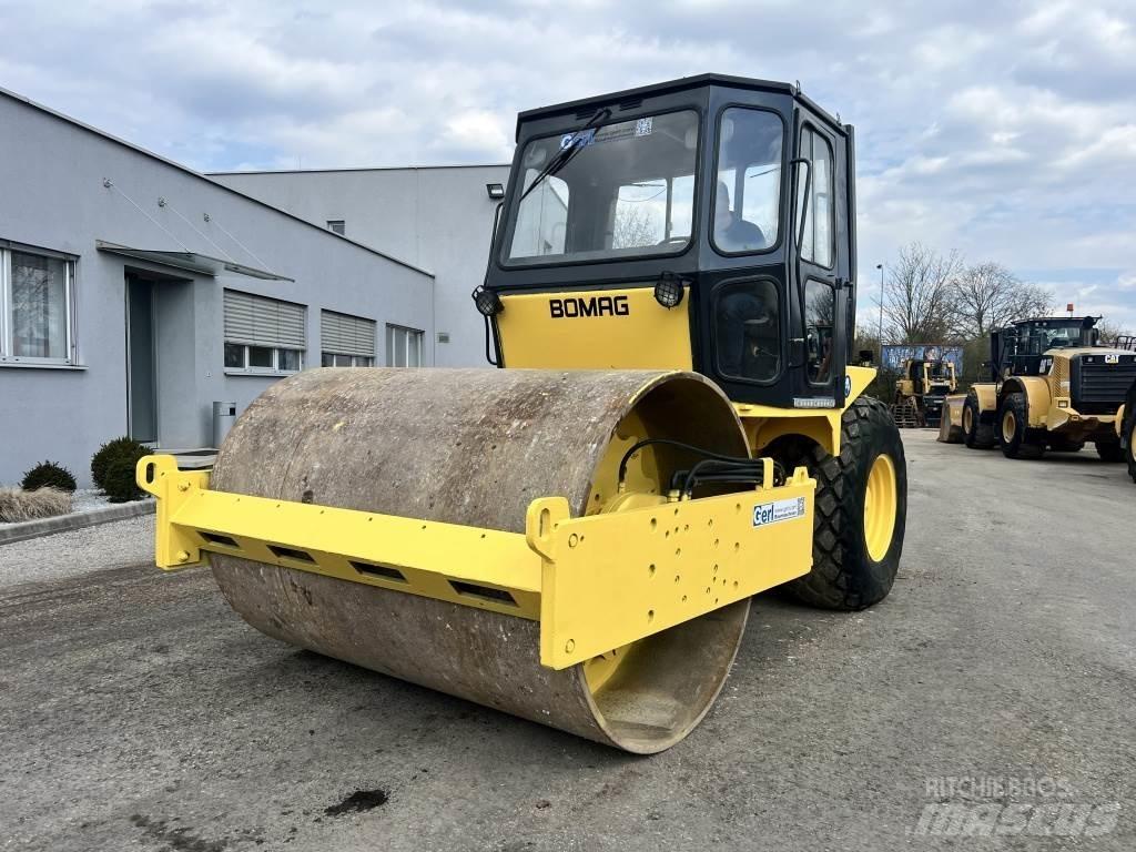 JCB Vibromax W 1402 D Envalsvältar