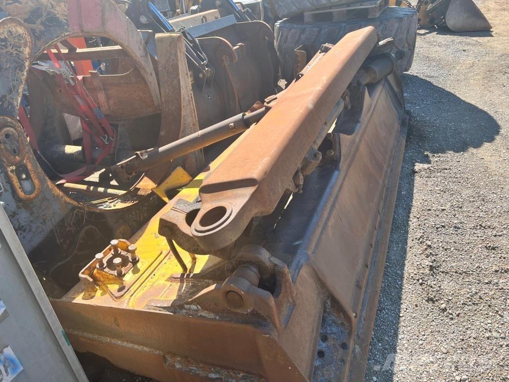 Komatsu D 65 EX-15 Bandschaktare