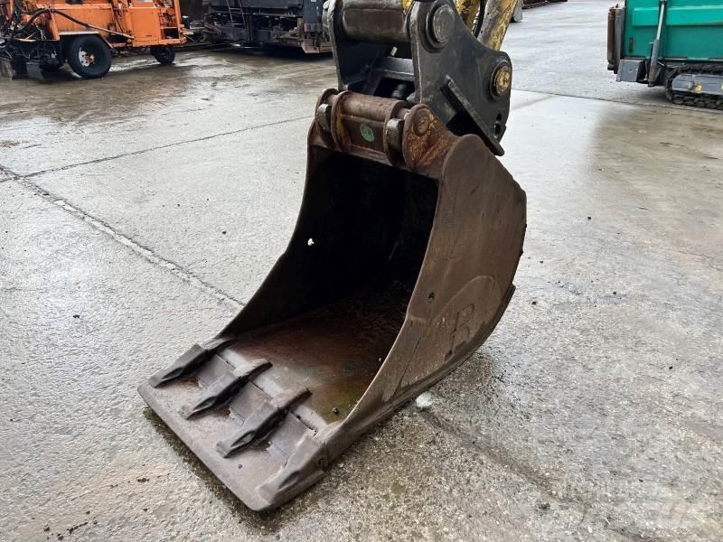 Komatsu PC 210-6K Bandgrävare