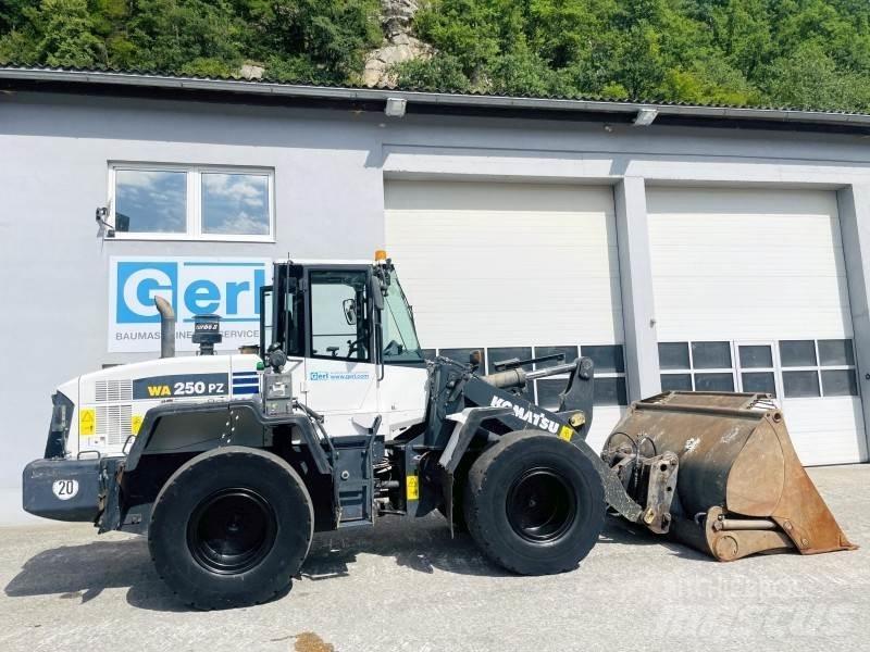 Komatsu WA250PZ-6 Hjullastare