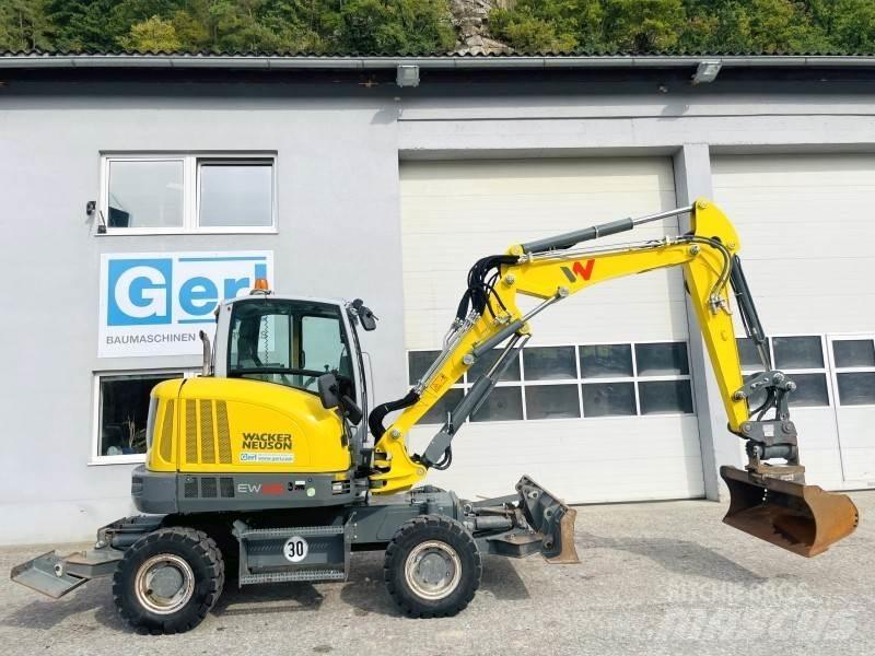 Neuson EW65 Hjulgrävare