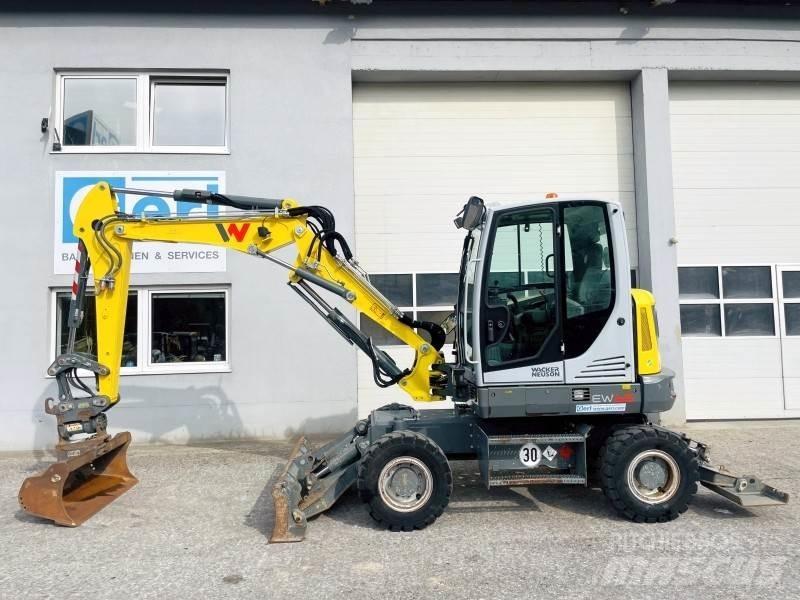 Neuson EW65 Hjulgrävare