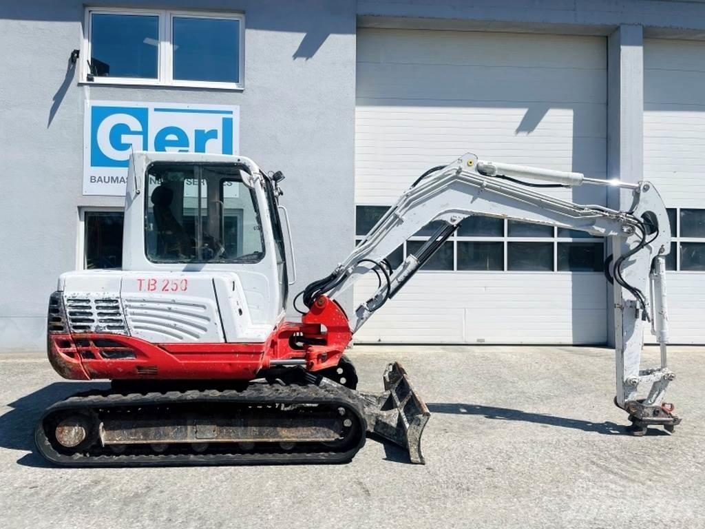 Takeuchi TB250 Minigrävare < 7t