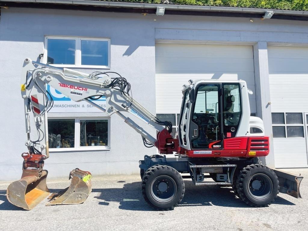 Takeuchi TB295W Hjulgrävare