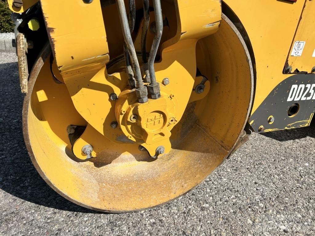 Volvo DD25B Tvåvalsvältar