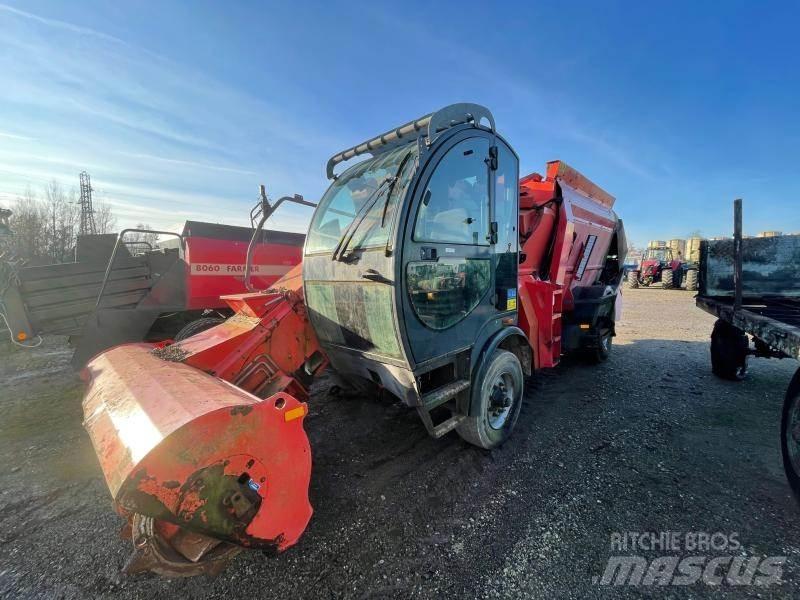 Kuhn SP 14 Fullfodervagnar