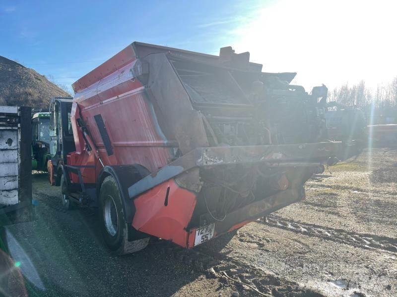 Kuhn SP 14 Fullfodervagnar