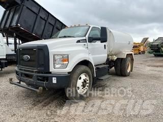Ford F750 Vattentankbilar