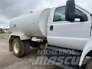 Ford F750 Vattentankbilar