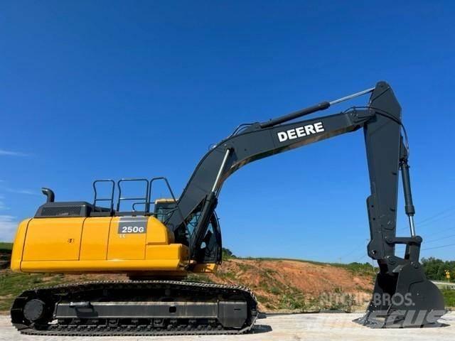 John Deere 250G Bandgrävare