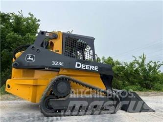 John Deere 323E Kompaktlastare