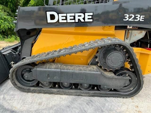 John Deere 323E Kompaktlastare