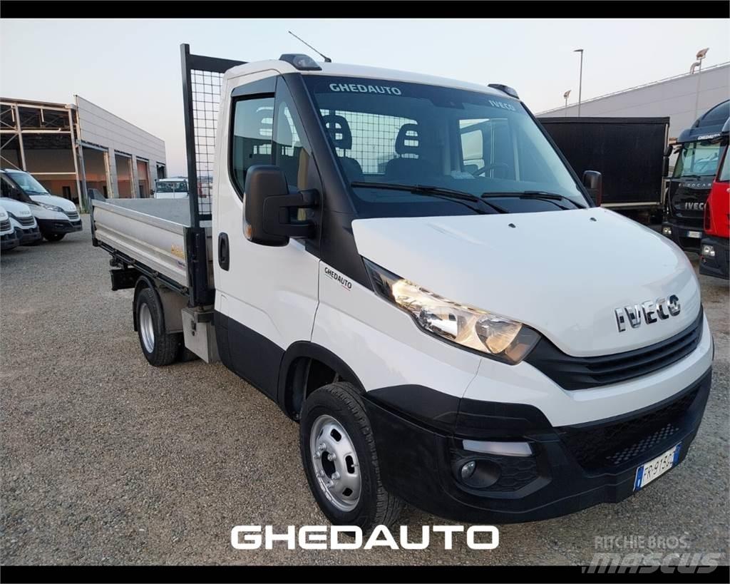 Iveco 35C14 Lätta lastbilar