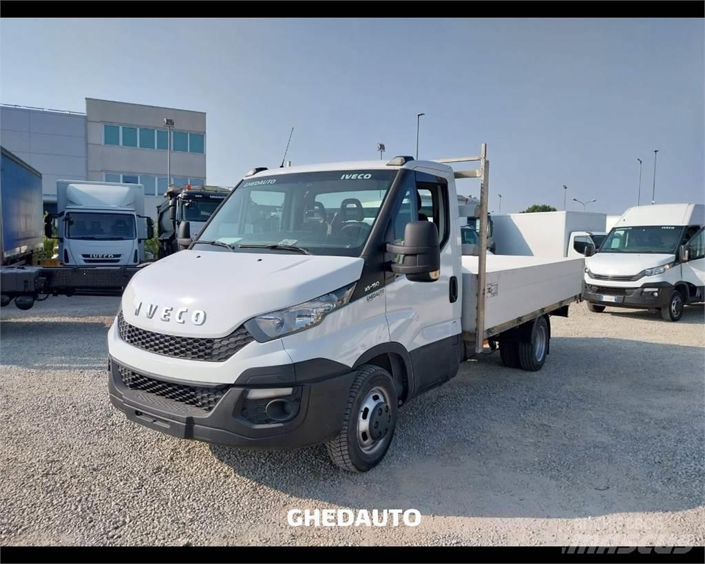 Iveco 35C15 Lätta lastbilar