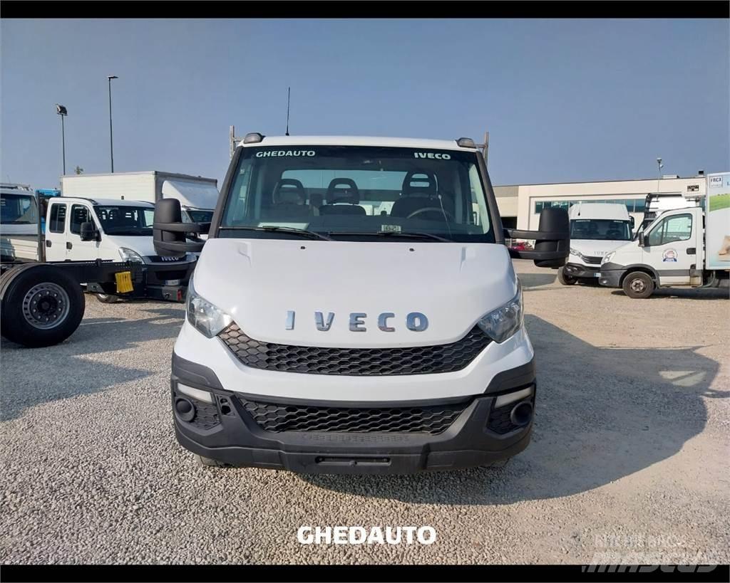 Iveco 35C15 Lätta lastbilar