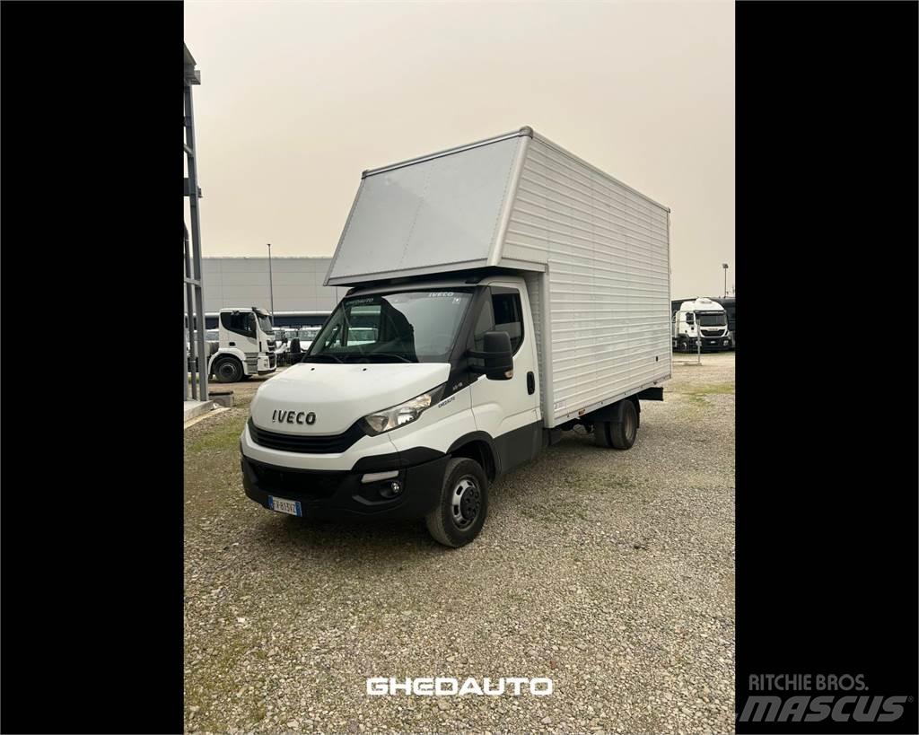 Iveco 35C18 Lätta lastbilar