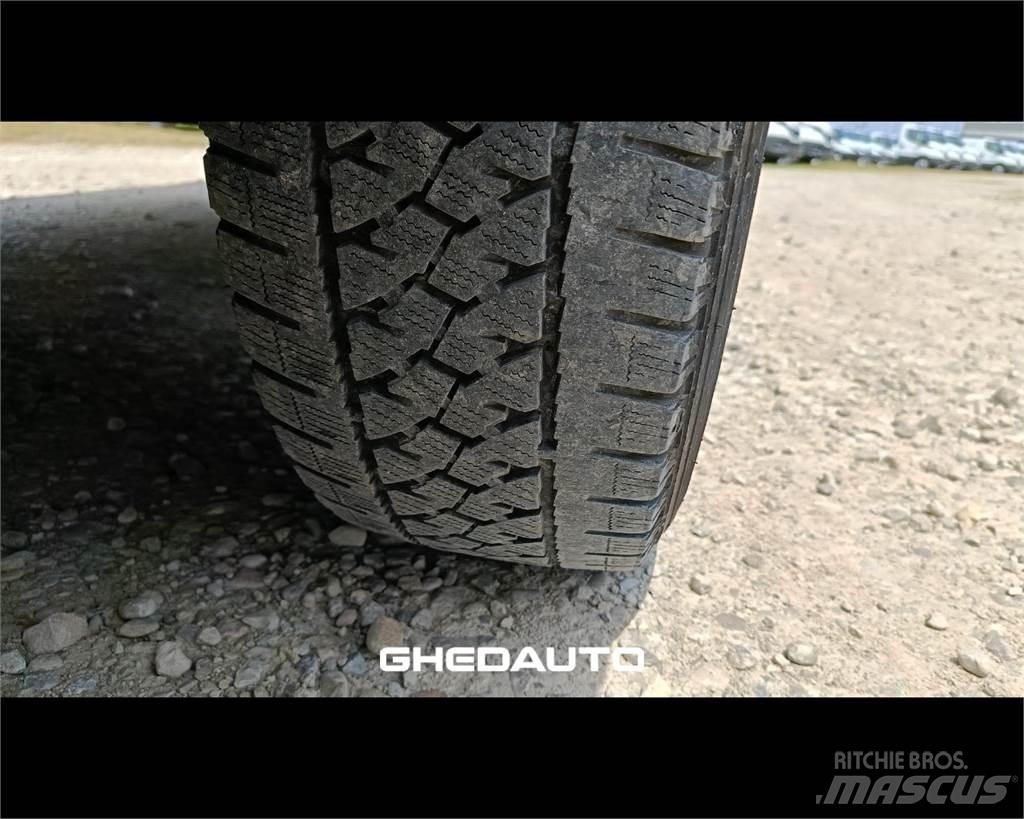 Iveco 35S16 Lätta lastbilar