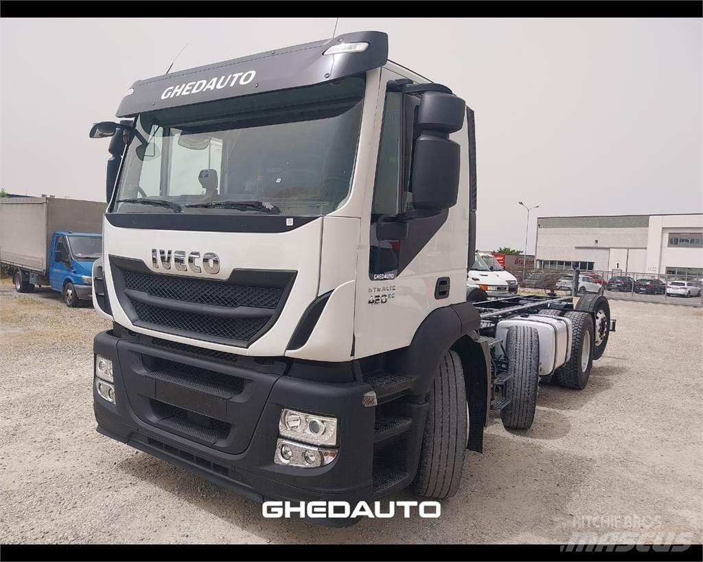 Iveco AD440S42 Skåpbilar
