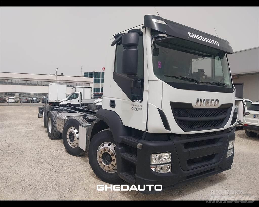 Iveco AD440S42 Skåpbilar