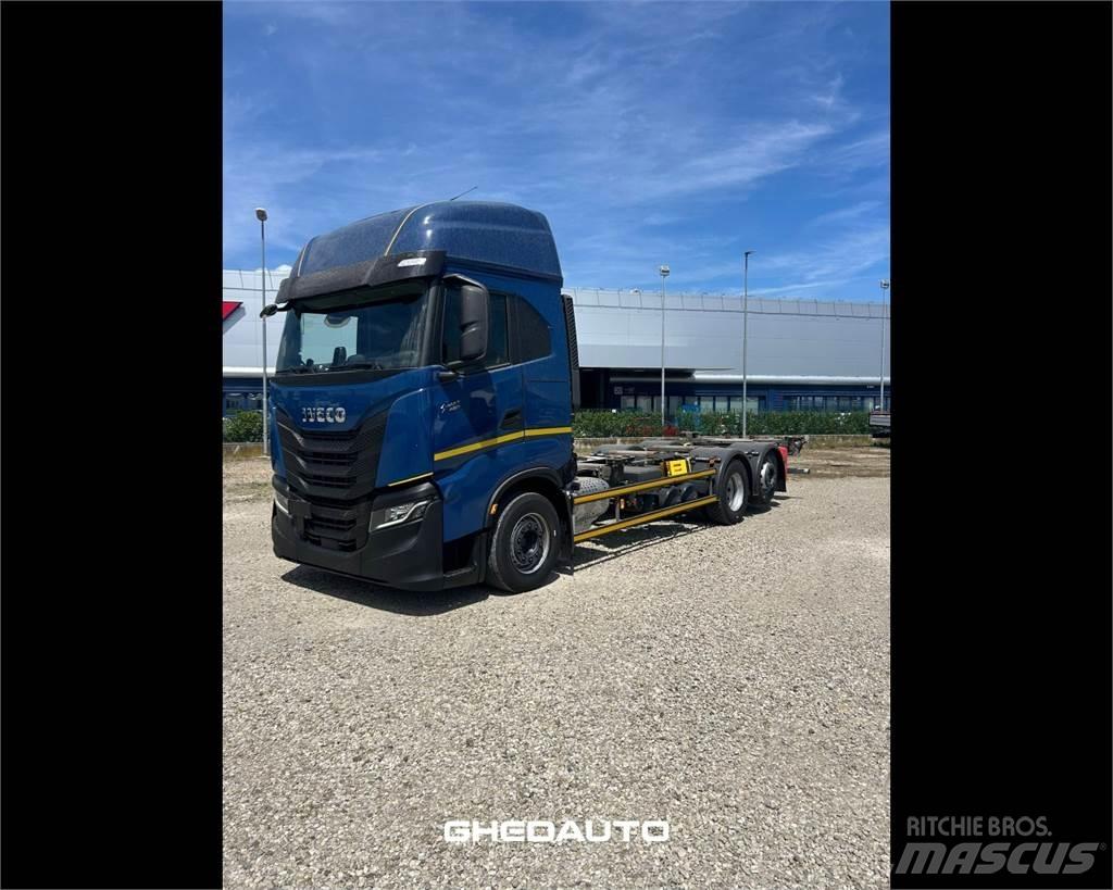 Iveco AS260S48S Skåpbilar