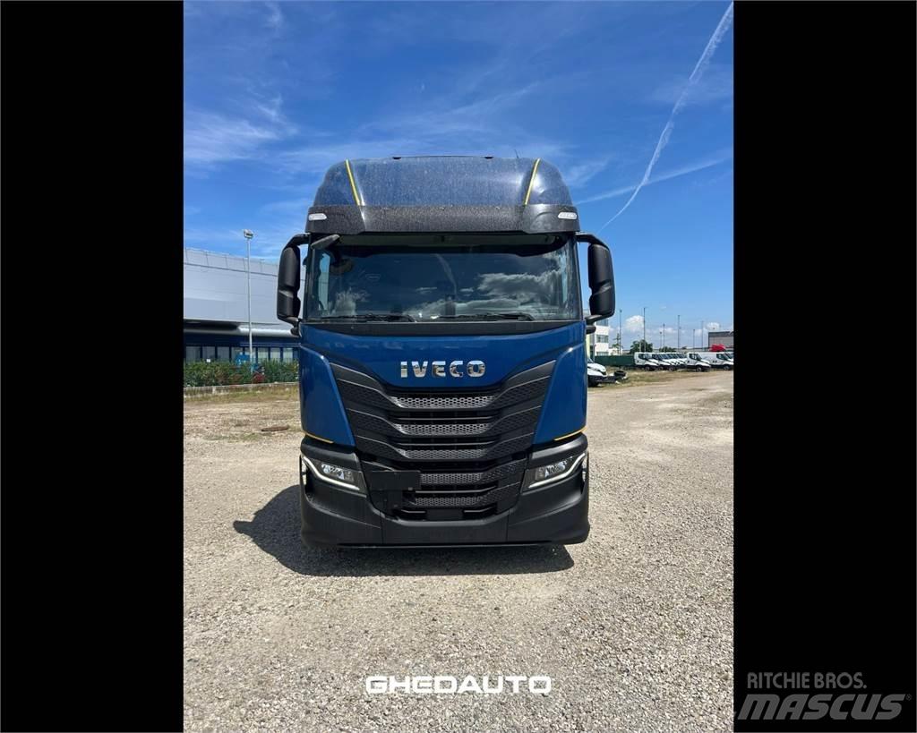 Iveco AS260S48S Skåpbilar