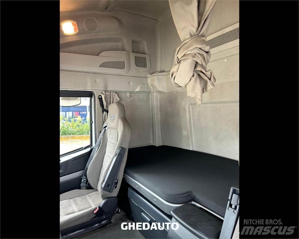 Iveco AS440S48 Skåpbilar