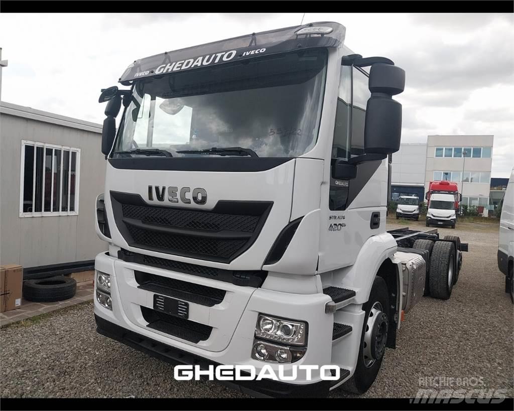 Iveco AT260S40Y/PS Skåpbilar