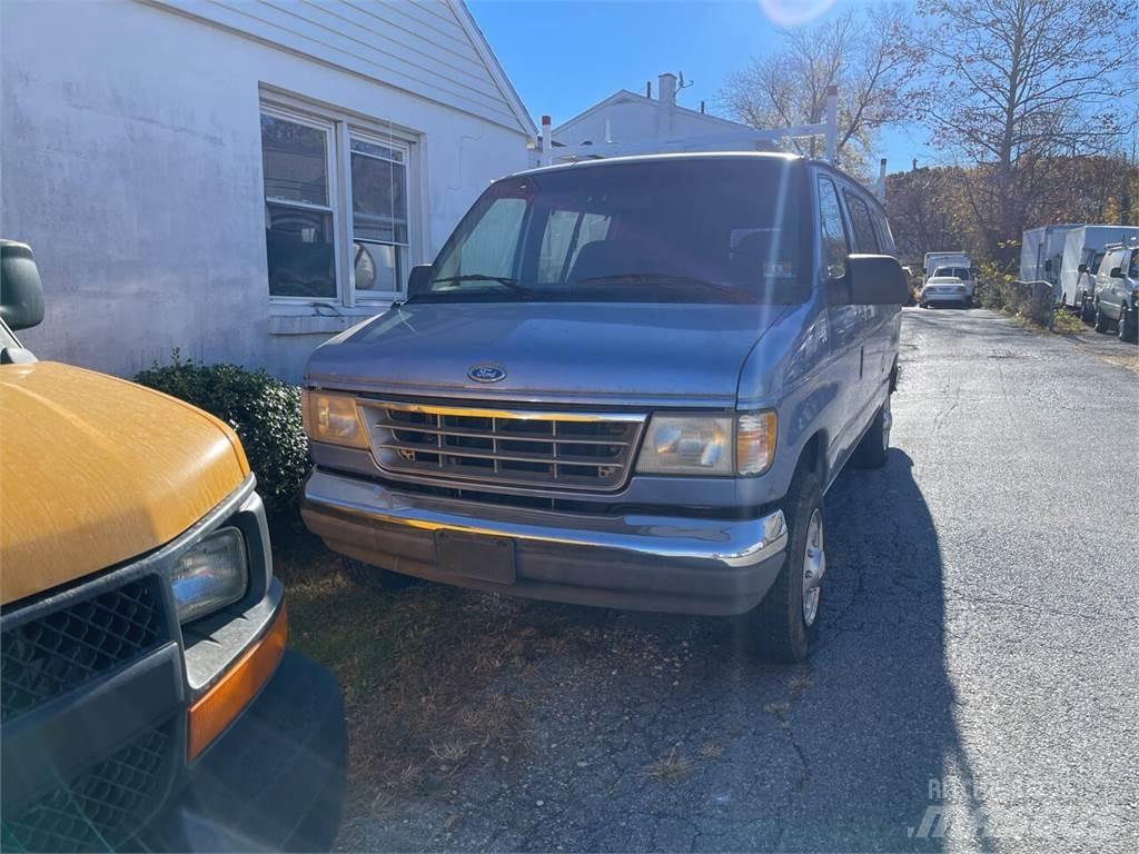 Ford E-250 Lätta skåpbilar