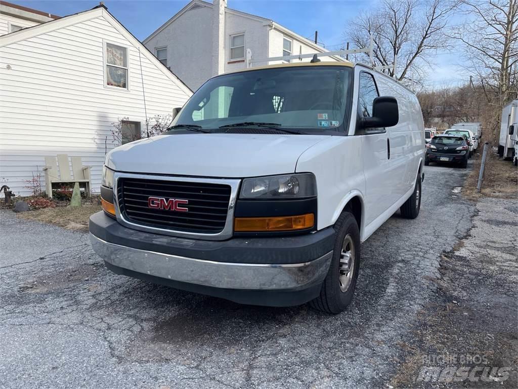 GMC Savana Lätta skåpbilar