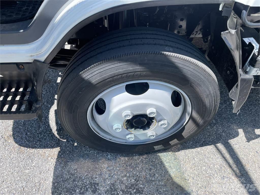 Isuzu NRR Skåpbilar