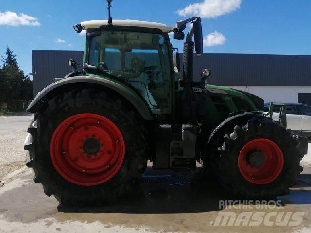 Fendt 718 VARIO Traktorer
