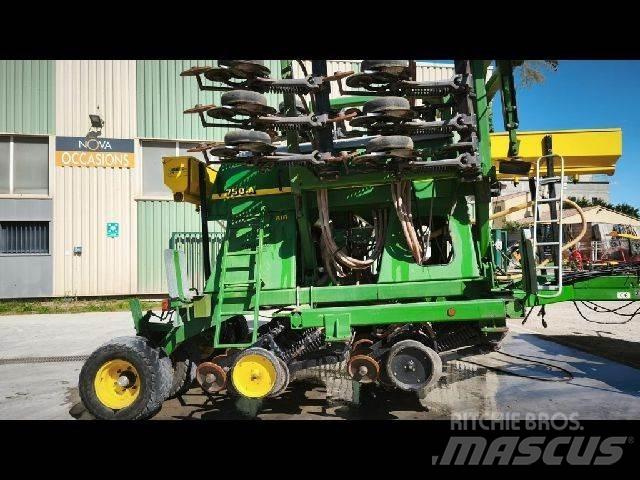 John Deere 750A Övriga såddmaskiner och sättningsmaskiner