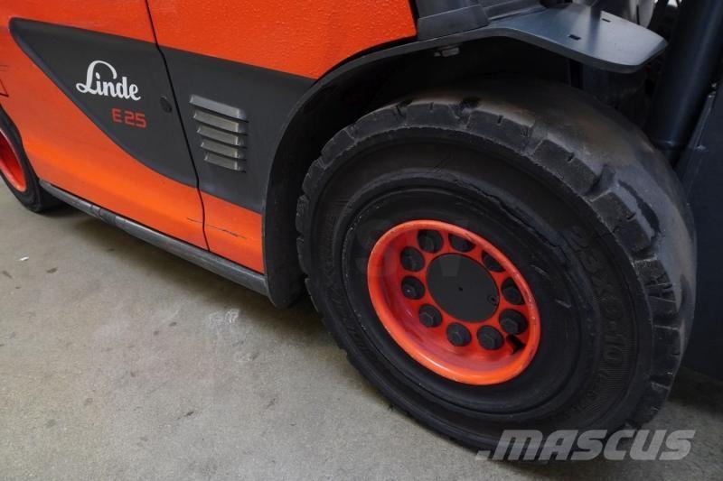 Linde E 25 387 Elmotviktstruckar