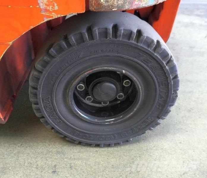 Toyota 8FBMT25 Elmotviktstruckar