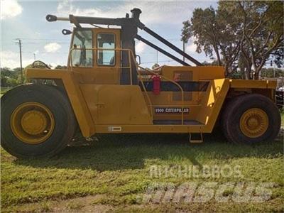 CAT V900 Teleskopbomtruckar (Sträckstaplare)
