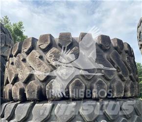  CAMSO 20.5X25 Däck, hjul och fälgar
