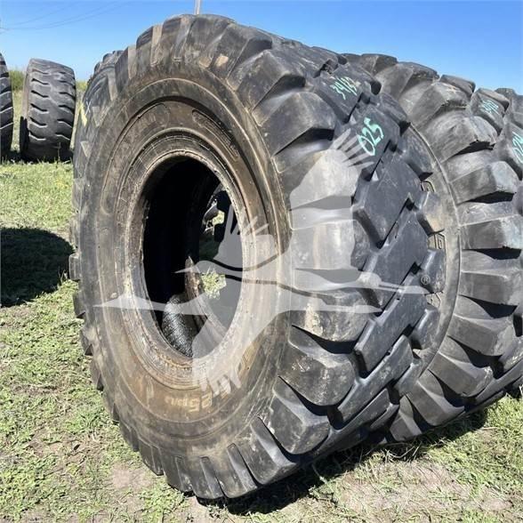 Maxim 20.5X25 Däck, hjul och fälgar