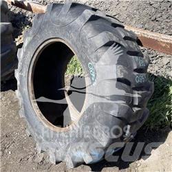 Titan 17.5L24 Däck, hjul och fälgar