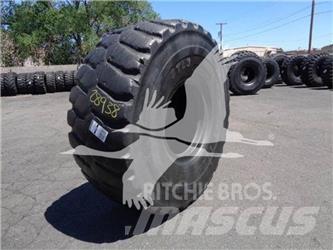Titan 26.5R25 Däck, hjul och fälgar