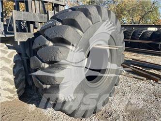 Titan 26.5x25 Däck, hjul och fälgar