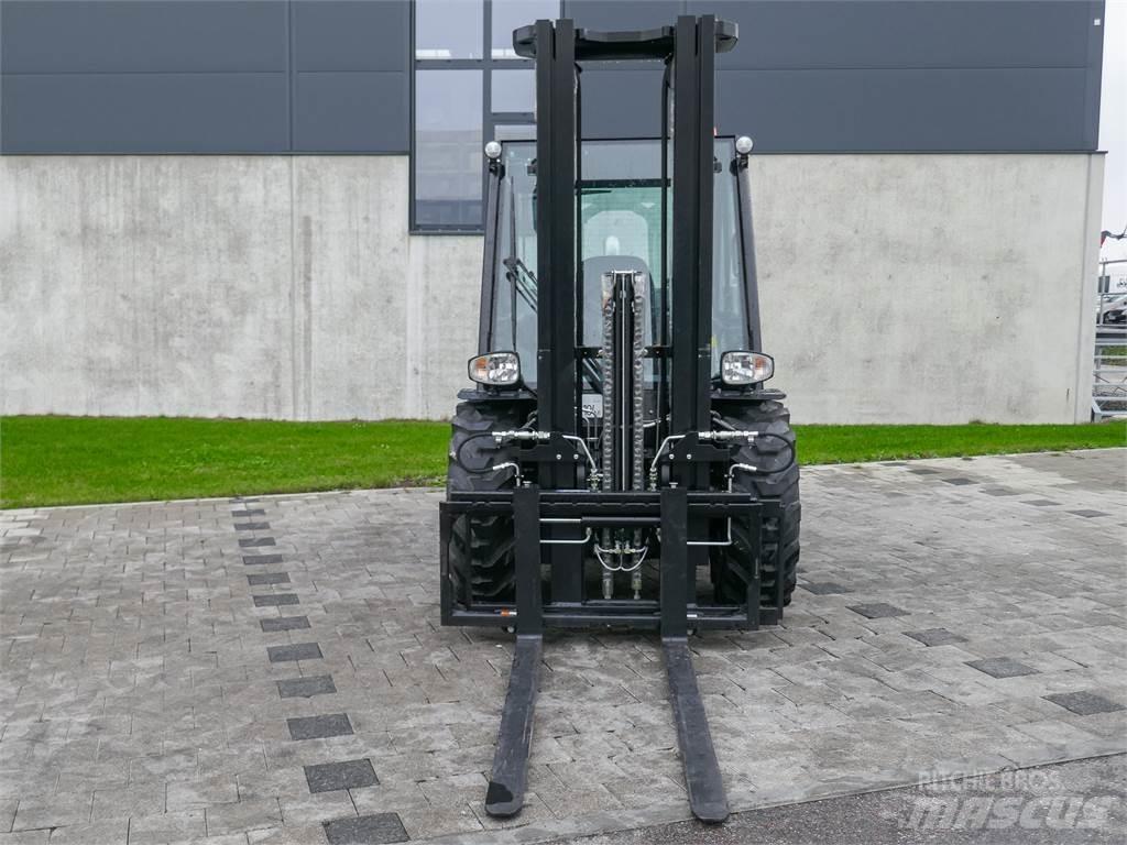 Manitou MC 30-4 Terrängtruck