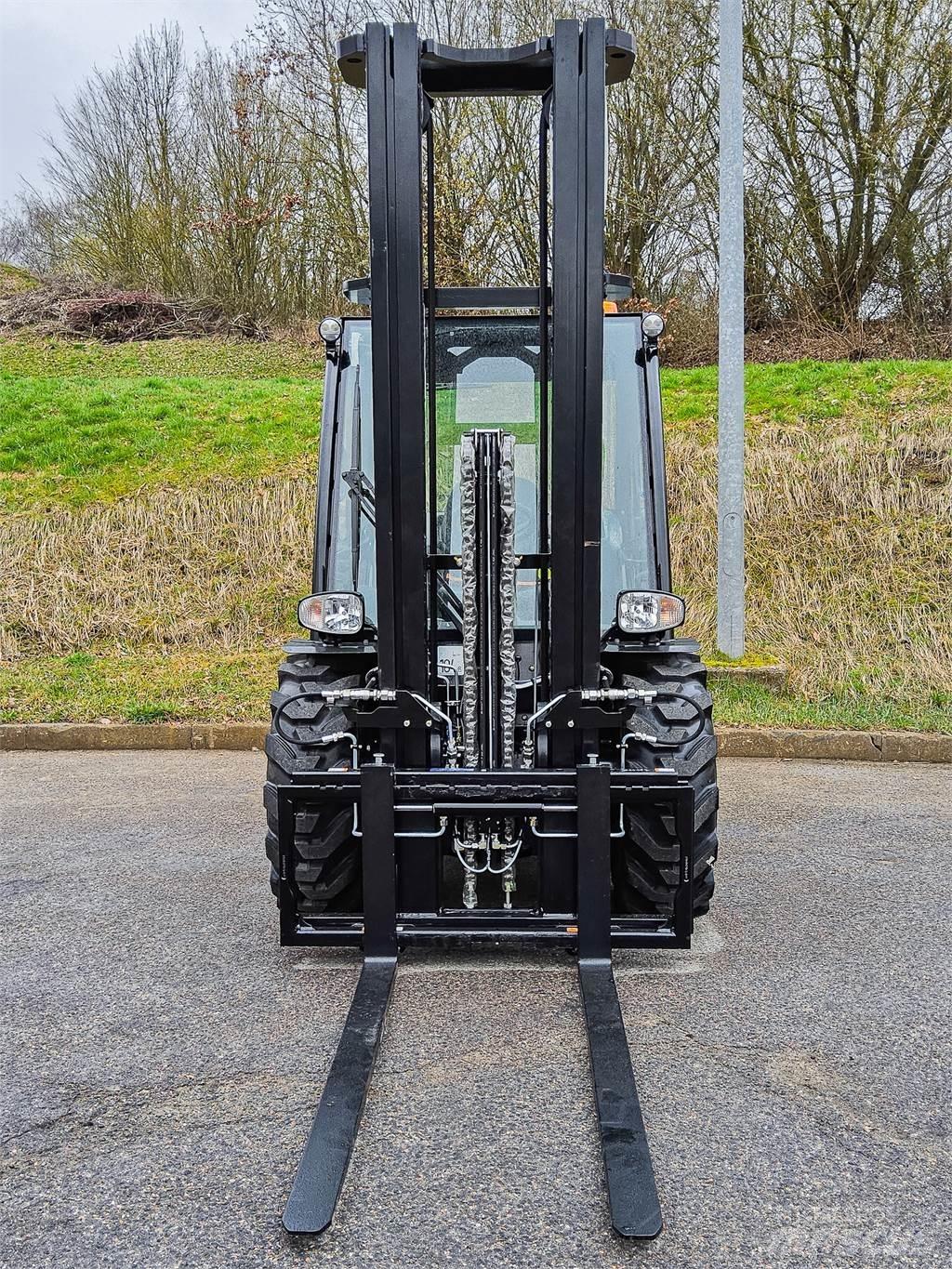 Manitou MC 30-4 Terrängtruck