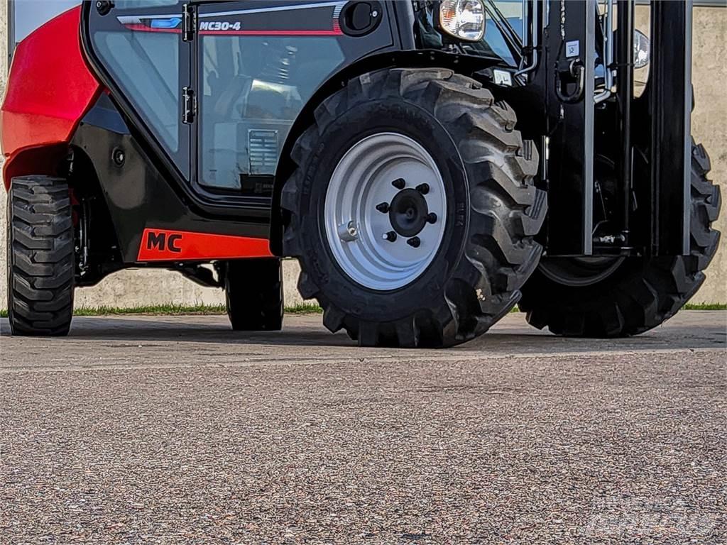 Manitou MC 30-4 Terrängtruck