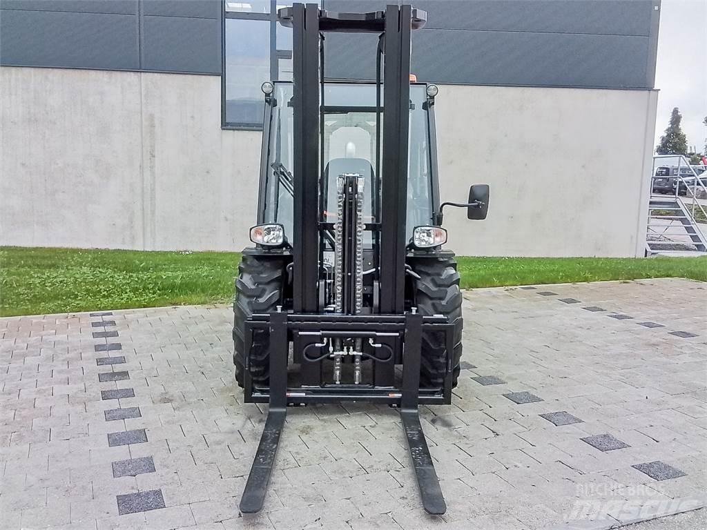 Manitou MC 30-4 Terrängtruck